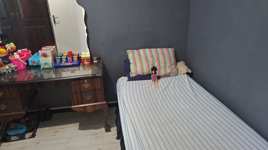 2 Bedroom Property for Sale in Grassy Park Western Cape